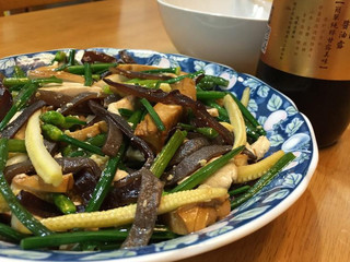 韭菜花炒豆干【淬釀手路菜】